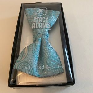 New Stacy Adams blue paisley bow tie